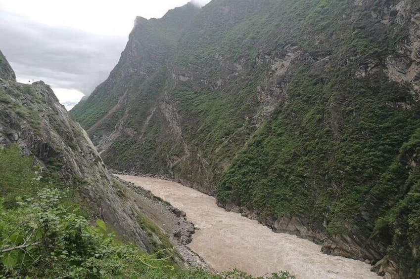 Private Day Tour to Tiger Leaping Gorge from Lijiang