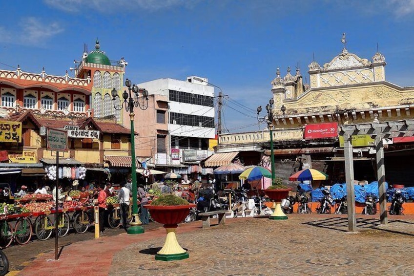 Vibrant Markets of Mysore (2 Hours Guided Walking Tour)