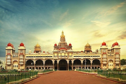 Best of Mysore (Guided Full Day City Sightseeing Tour by Car)