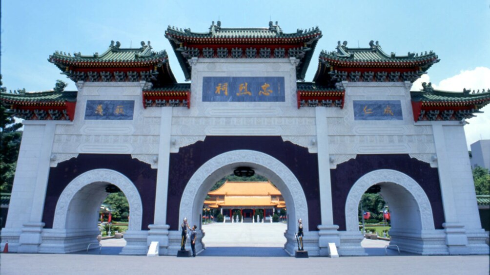 正在顯示第 4 張相片,共 7 張。 National Revolutionary Martyrs' Shrine in Taipei