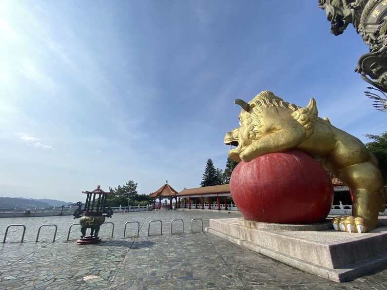 Yehliu Geopark and Keelung Harbor Guided Tour from Taipei