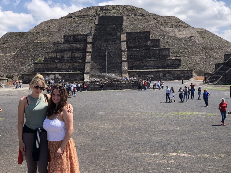 Private Tour: Teotihuacan Pyramids and Basilica with lunch