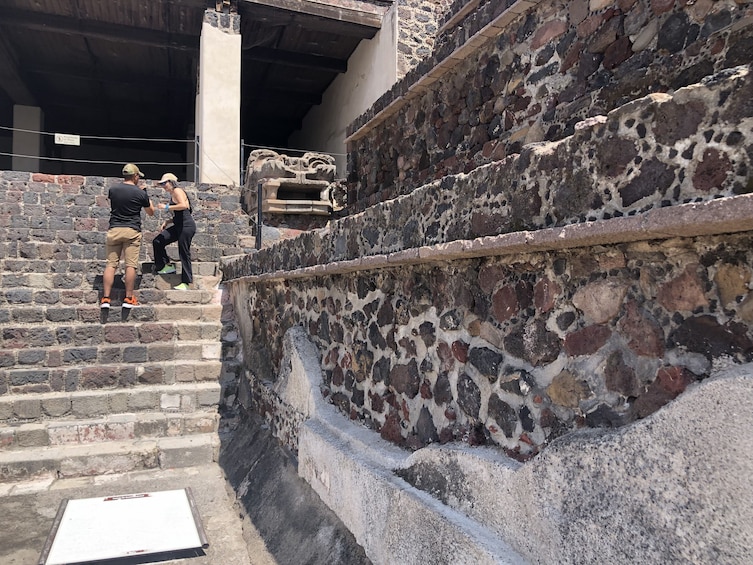 Private Tour: Teotihuacan Pyramids and Basilica with lunch