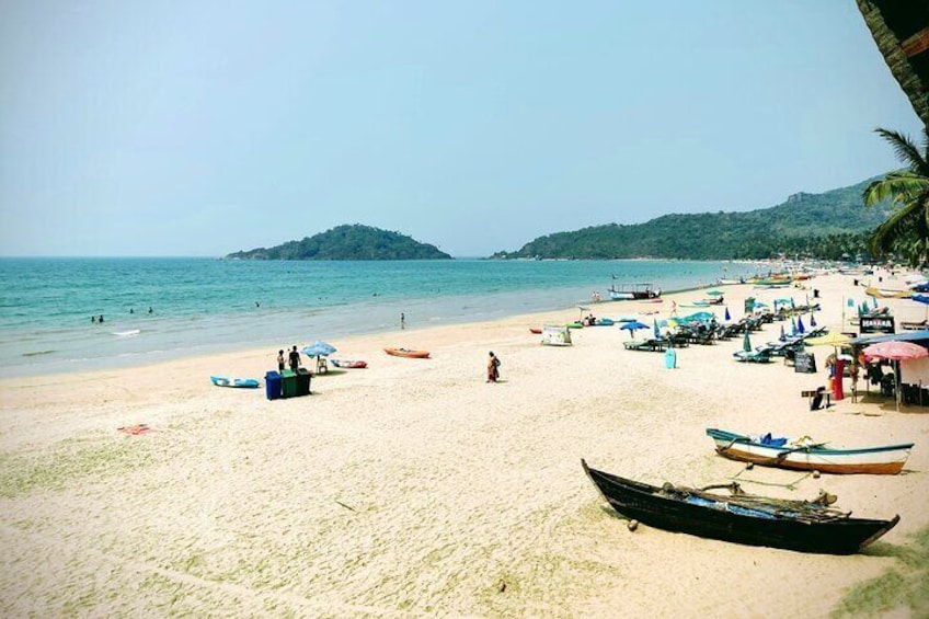 Morning Beach Hopping on Bike with Breakfast