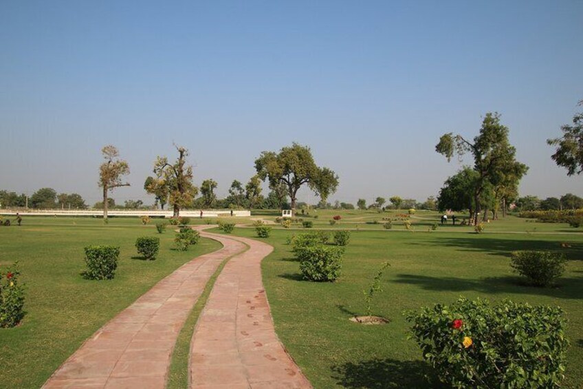 Day Trip to Modhera & Patan City (Guided Sightseeing Tour from Ahmedabad)