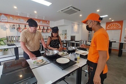 Cooking Class and Market Tour + Basic Carving in Phuket