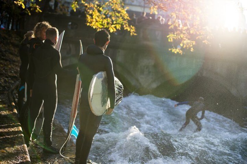 Surfers on the Eisbach