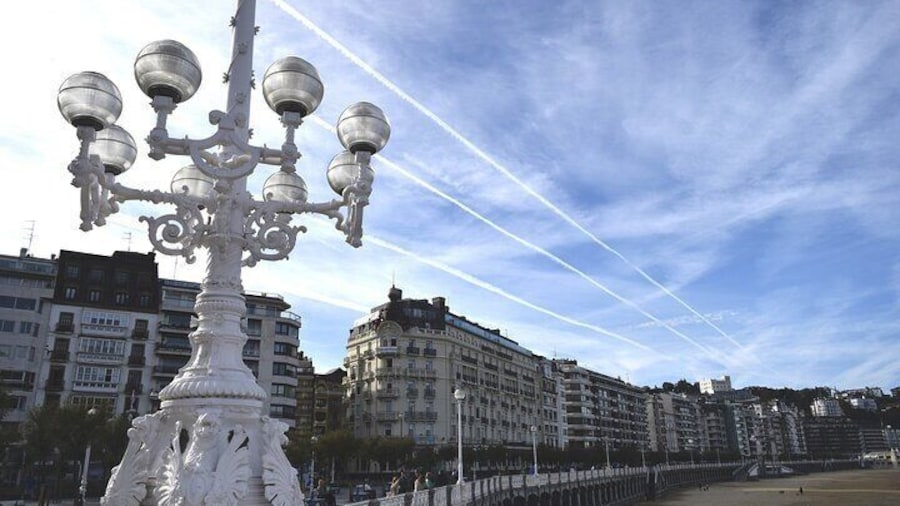 Surprise Walk of San Sebastian with a Local