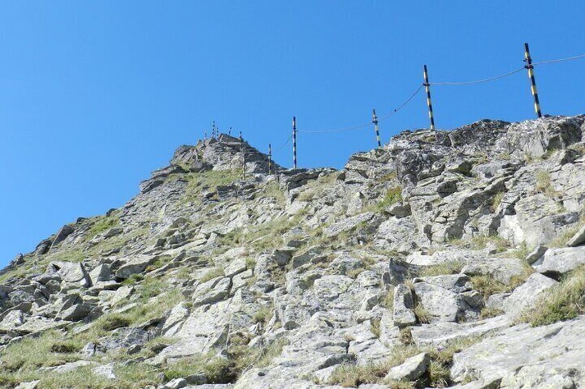 The iron rope to Sivri chal peak