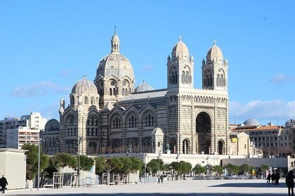 Tour privato a piedi di Marsiglia con una guida professionale
