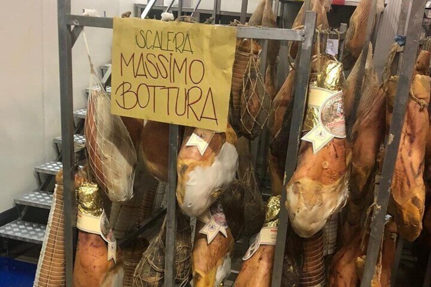 Prosciuttificio Leonardi with the production for the chef Massimo Bottura