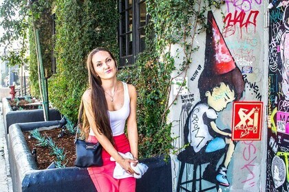 Murals and Graffiti Photoshoot - Posh Melrose with a Photographer in Los An...