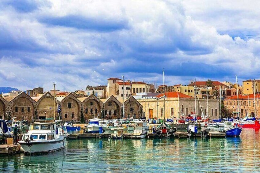 Chania's Turbulent History: Uncover the stories of its Old Town on an audio tour