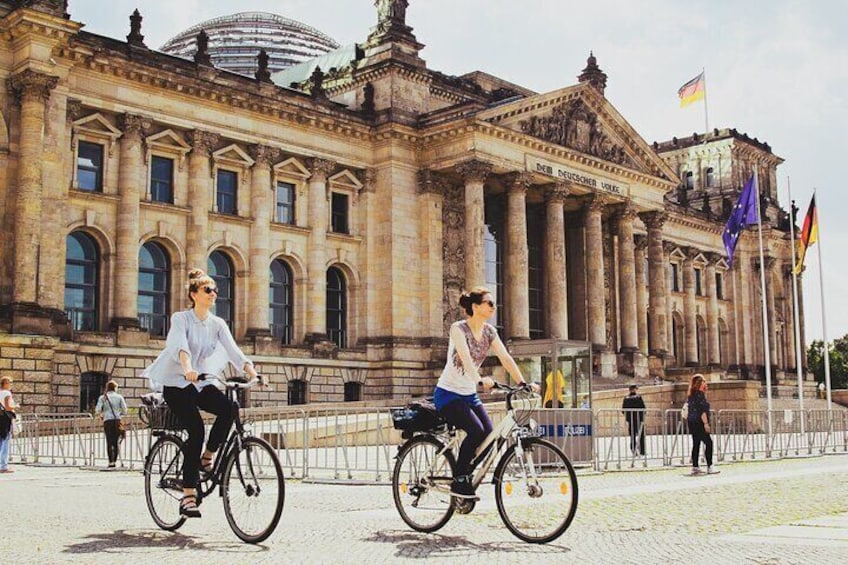 Private Berlin Bike Tour - Berlin Wall, Third Reich History & Checkpoint Charlie