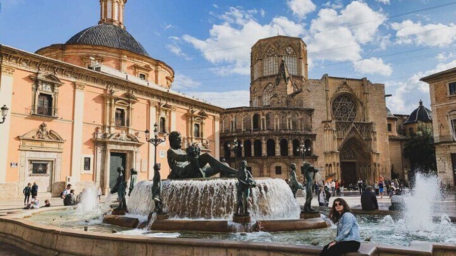 Private Milan Tour with the Oldest Canal and Ancient Church in Navigli District