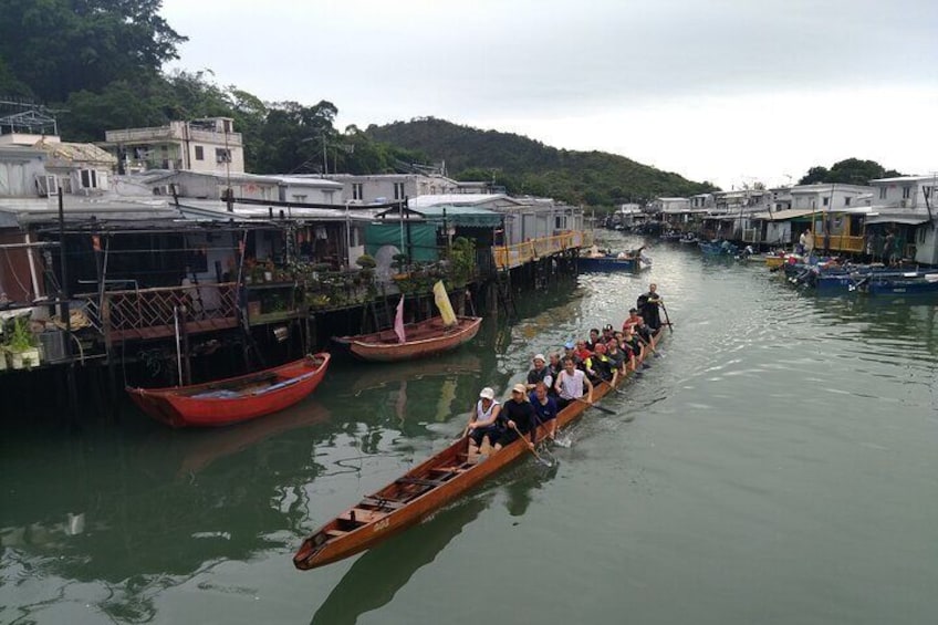 Tai O fishing village dragon boat practice run