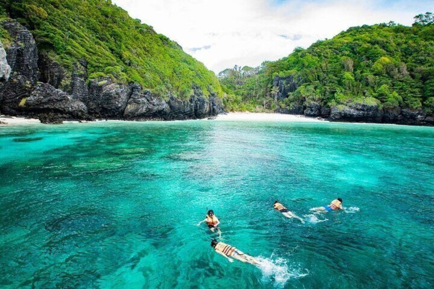 Phi Phi Island Instagram Tour: Top Spots in a Private Speedboat