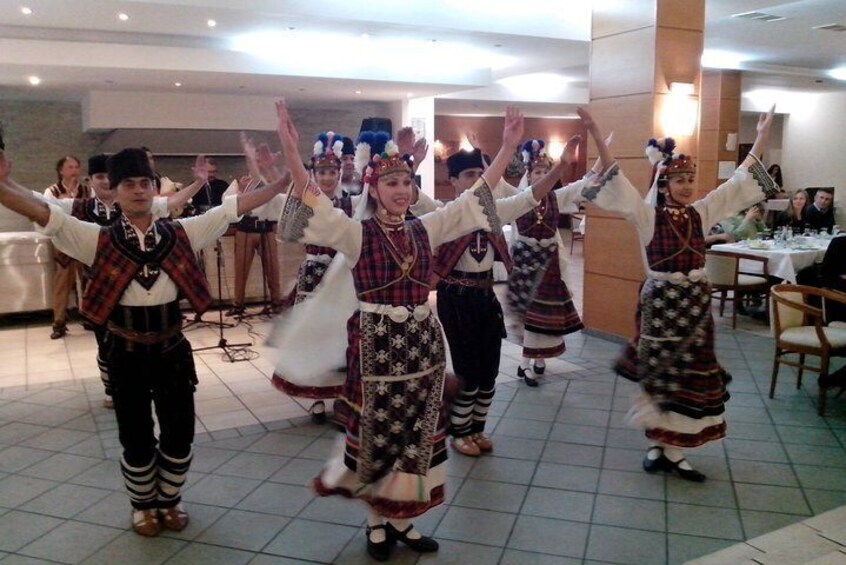 Learn to Dance Bulgarian Folklore