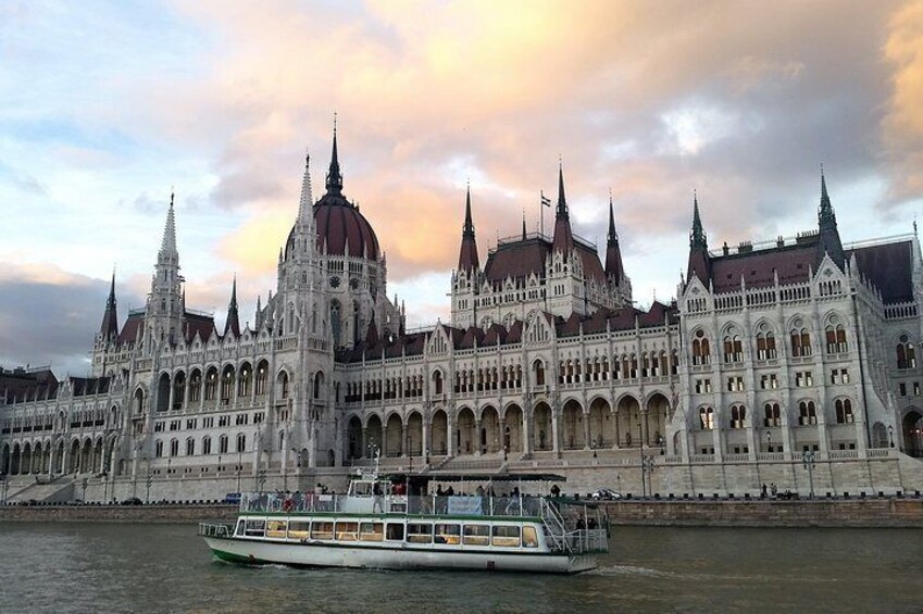 Discover Art Nouveau in Budapest with a Local