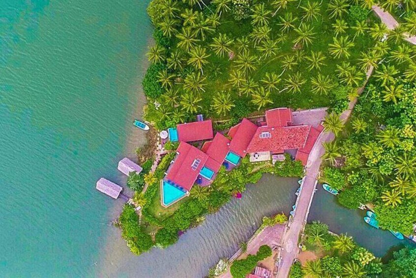 Scenic Adam's Peak by Helicopter from Negombo