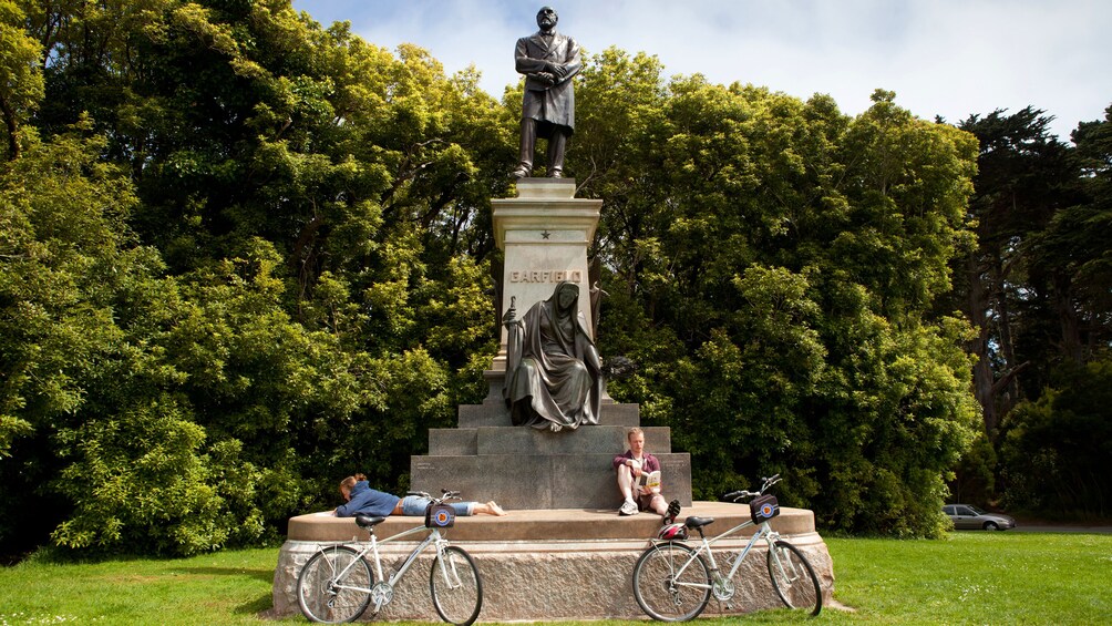 Statue in San Francisco park