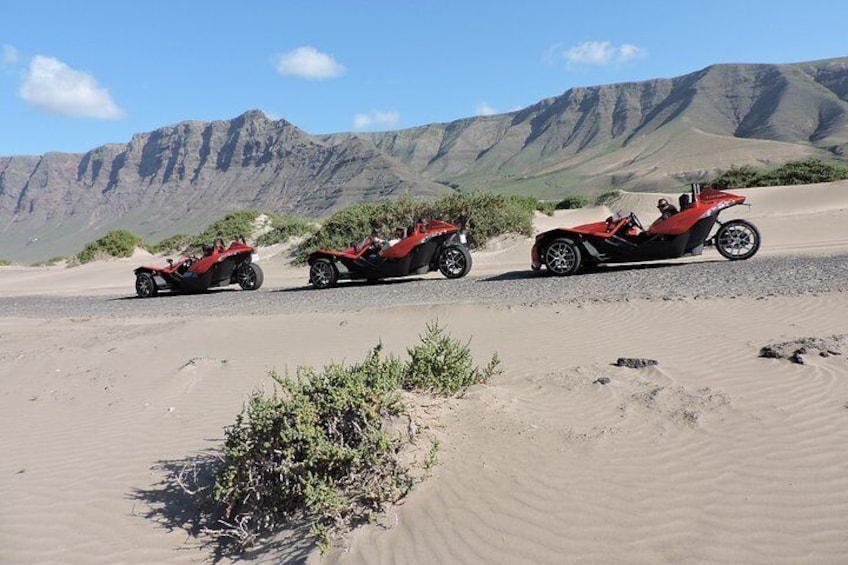 3 Hours Guided Tour with Polaris SLINGSHOT Around Lanzarote