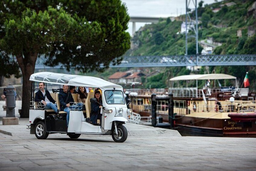 Half Day Private Tour of Historic Porto and Afurada Beach Village on a Tuk Tuk