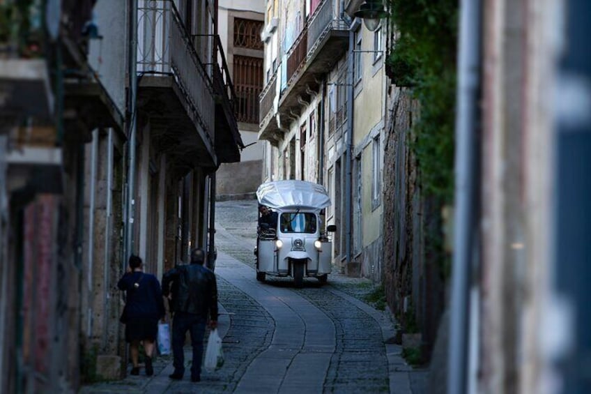 Half Day Private Tour of Historic Porto and Afurada Beach Village on a Tuk Tuk