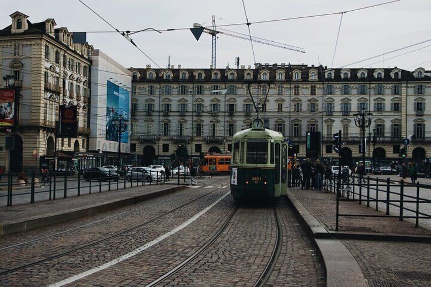 Discover Turin in 60 minutes with a Local