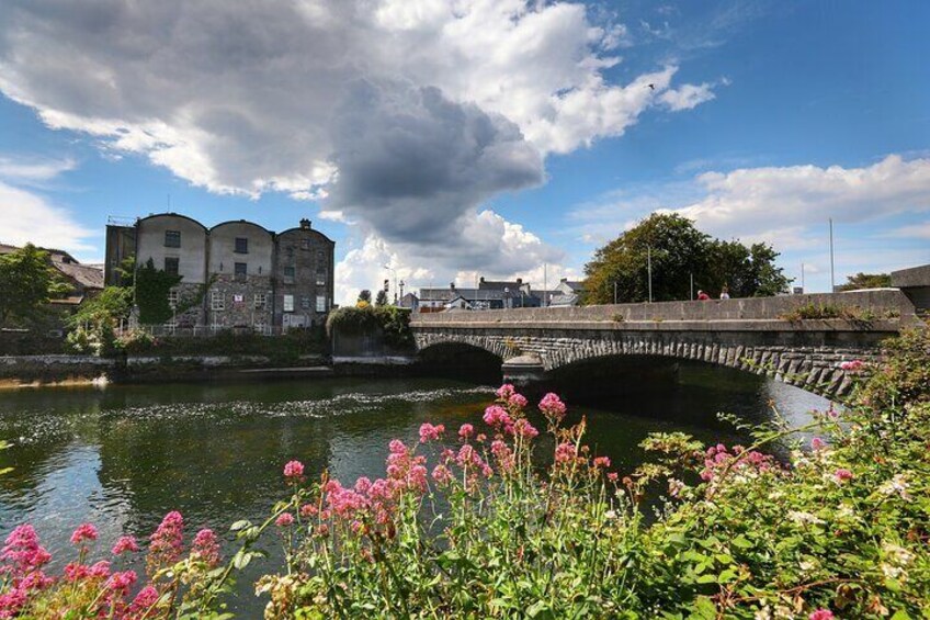 Traditional Town Crier tour. Galway city. Guided. 1½ hours