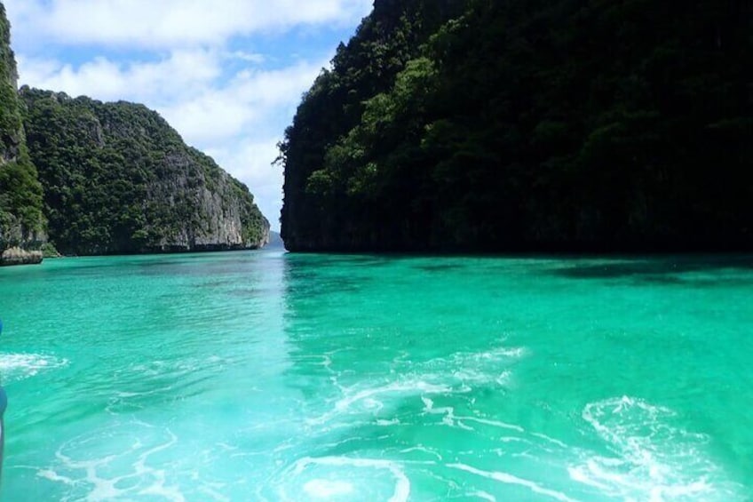  Maya Bay Phi Phi Island Snorkeling Day Tour from Phuket 