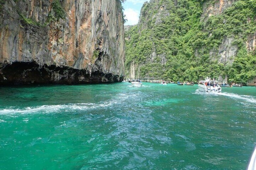  Maya Bay Phi Phi Island Snorkeling Day Tour from Phuket 