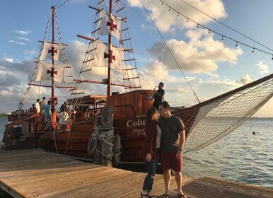 Columbus Couple Romantic Dinner in the Nichupte Lagoon.