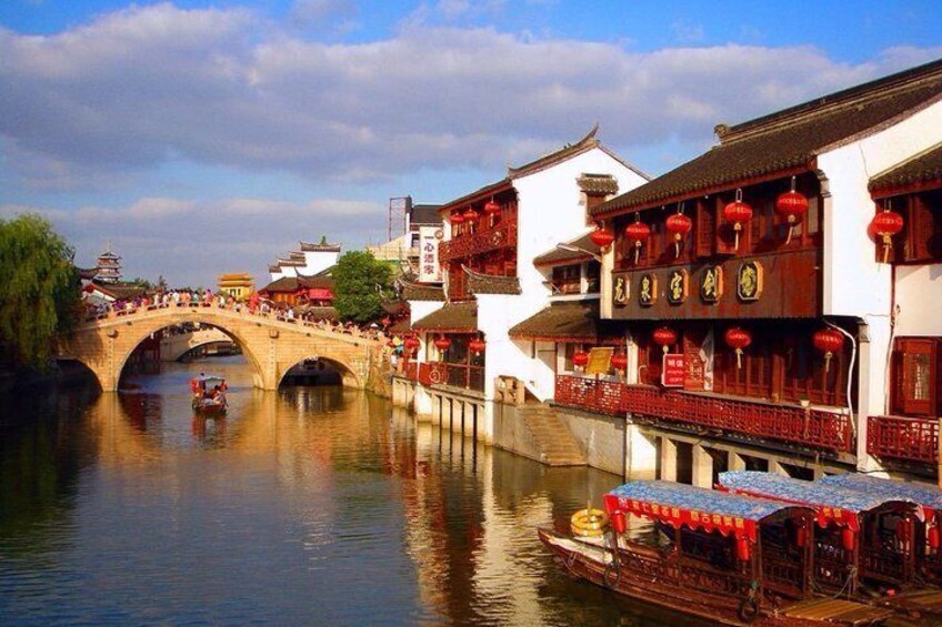 4-Hour Qibao Ancient Water Town Private Tour with Metro Experience