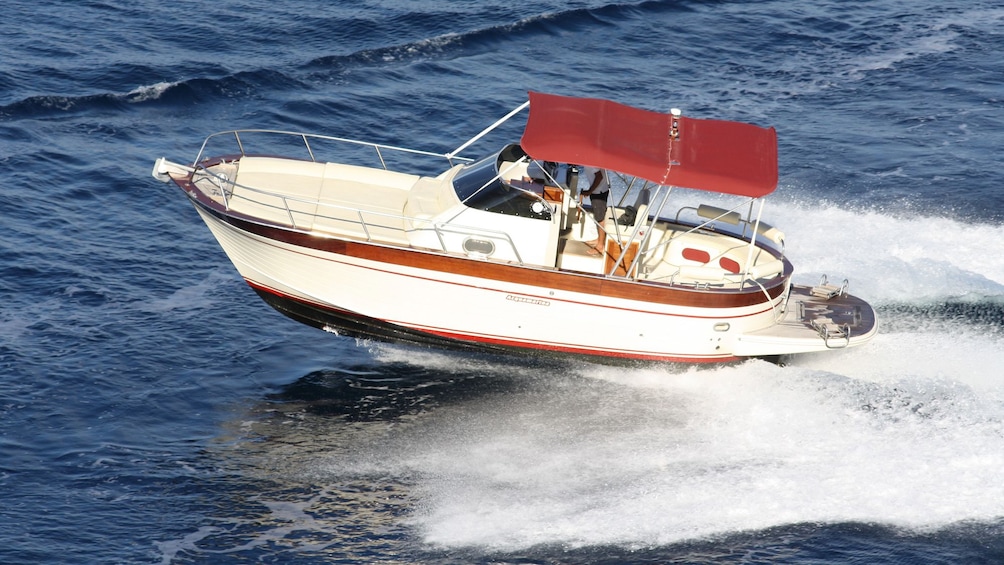 Apri foto 5 di 9. boat speeding at the coast in Italy