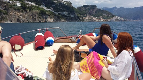 Positano &  Amalfi Tour by Boat with Prosecco and Snacks from Sorrento