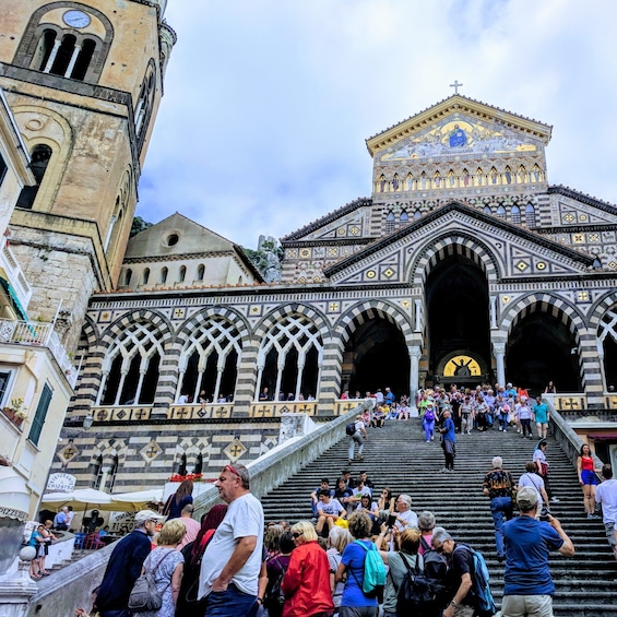 Apri foto 3 di 9. Positano & Amalfi Tour by Boat & Light Lunch from Sorrento