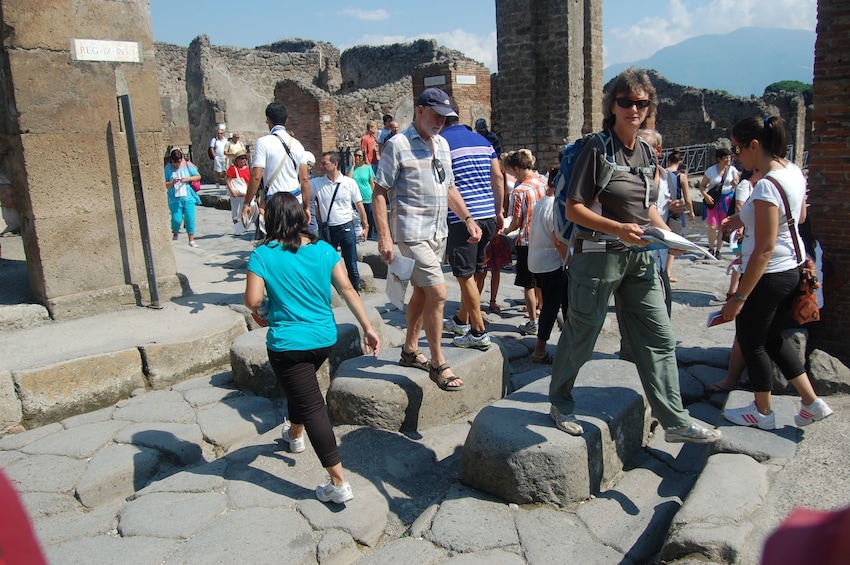 Apri foto 1 di 8. Skip The Line Trip to Pompeii by Train from Sorrento