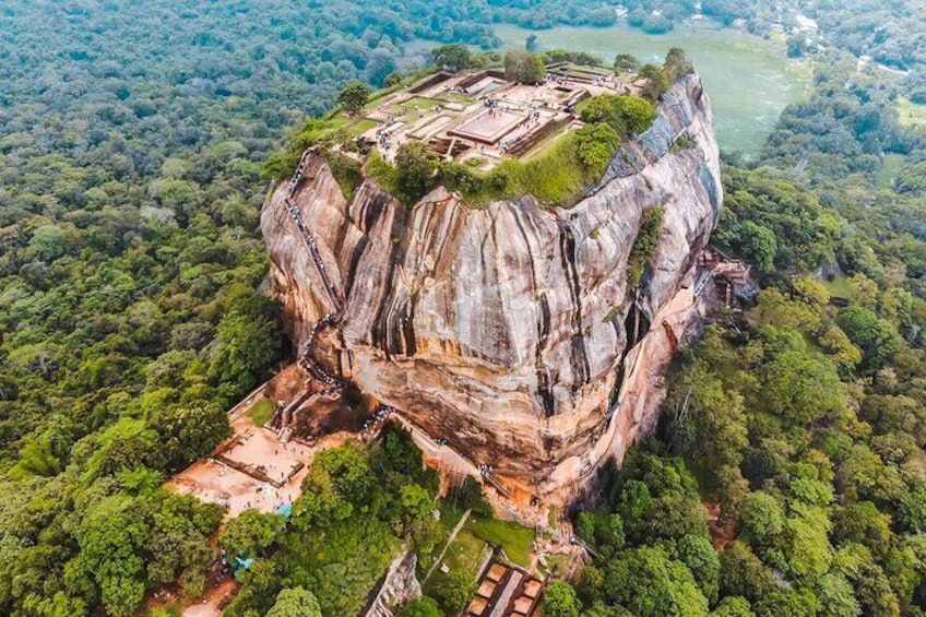 Discover Sigiriya by Helicopter from Colombo