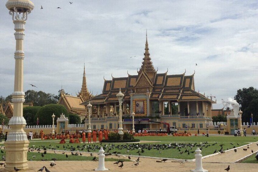 phnom penh private tour guide