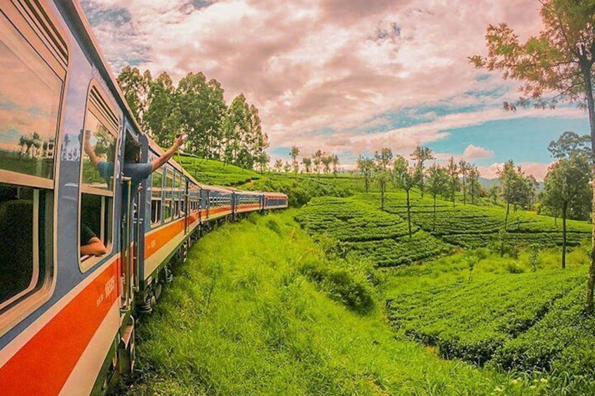 Colombo to Ella train ride on (Train No: 1001 "Denuwara Menike")