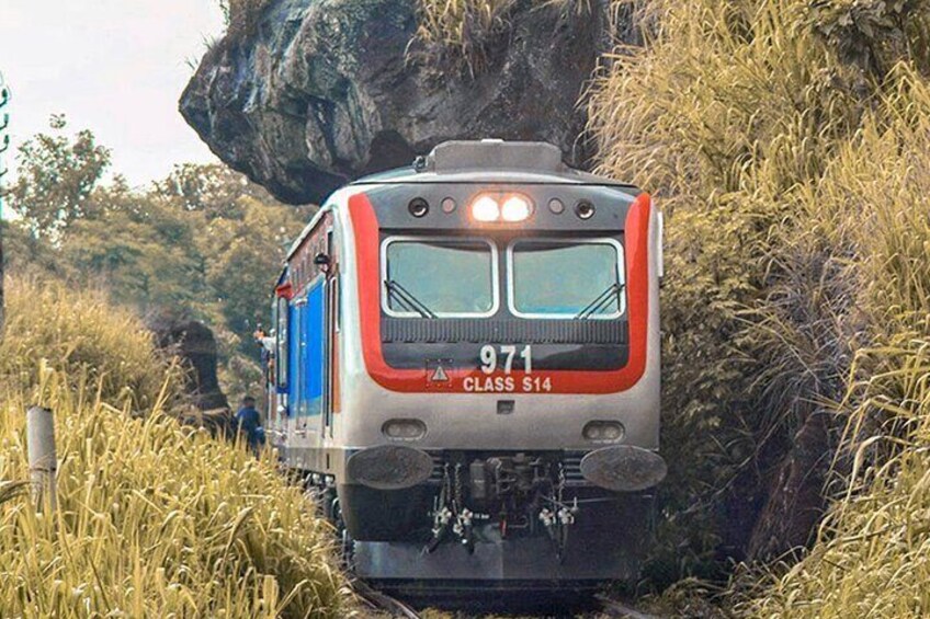 Colombo to Ella train ride on (Train No: 1001 "Denuwara Menike")