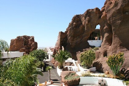 Private Luxury Full Day Tour of North Lanzarote: Hotel or Cruise port pick-...