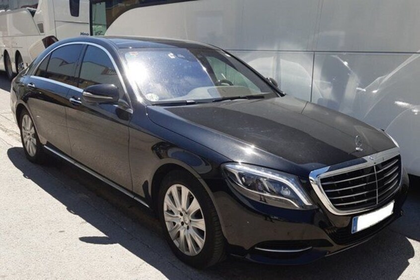 Show item 5 of 7. Private Transfer from Santander to Laguardia city