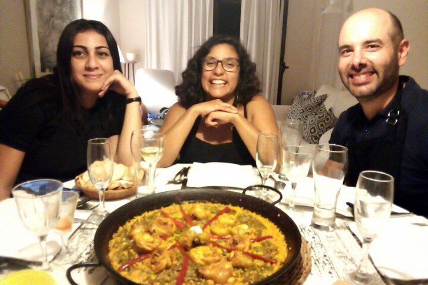Paella cooking class and lunch in Mutxamel
