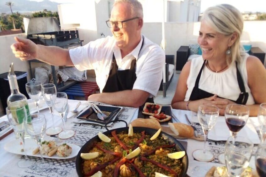 Discover 5 Secrets of Spanish Paella with Lorena!