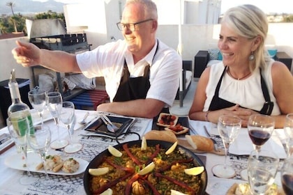 Discover 5 Secrets of Spanish Paella with a local!