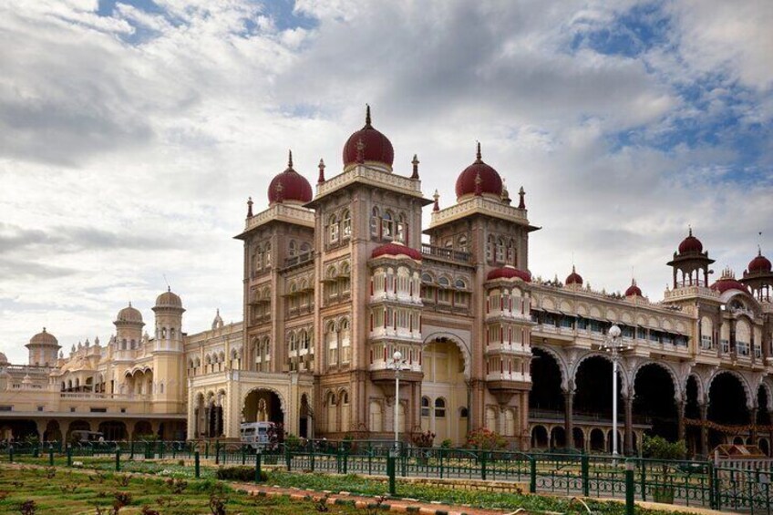 Day Trip to Mysore (Guided Private Sightseeing Experience from Bangalore)