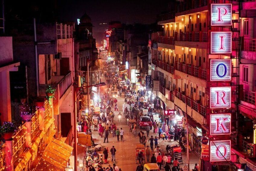Chandigarh Nightlife Tour with shopping and food tasting