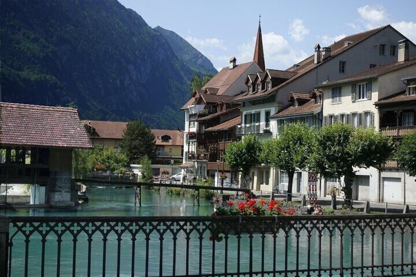 Touristic highlights of Interlaken on a Private half day tour with a local